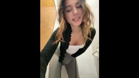 Media: _miaqueen_ Stripchat 2024-10-10 17:59:00
