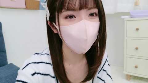 Media: _minami_ Stripchat 2024-10-10 16:31:00