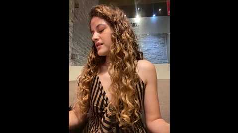 Media: alana15 Stripchat 2024-10-10 22:18:00