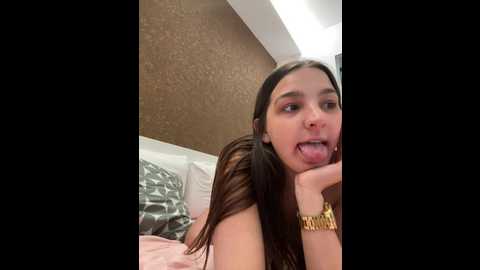 Media: dorideluxe66 Stripchat 2024-10-10 22:04:00