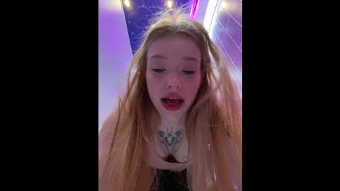 Media: honey___hot Stripchat 2024-10-10 13:20:00
