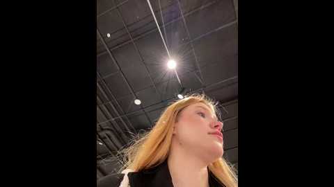 Media: honey___hot Stripchat 2024-10-10 15:03:00