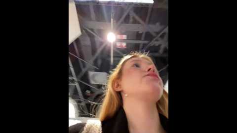 Media: honey___hot Stripchat 2024-10-10 17:06:00