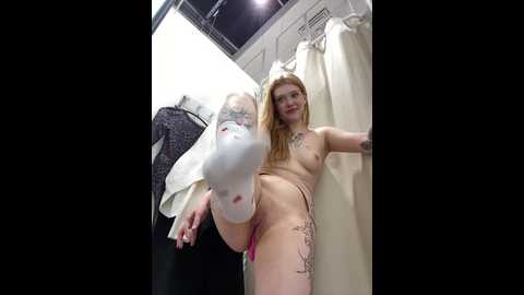 Media: honey___hot Stripchat 2024-10-10 17:29:00