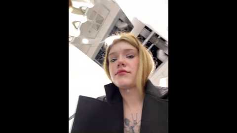 Media: honey___hot Stripchat 2024-10-10 17:45:00
