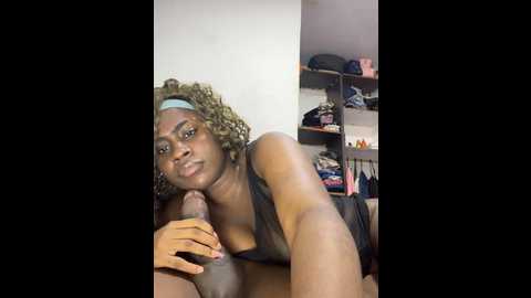 Media: kitty_and_roman Stripchat 2024-10-10 03:36:00