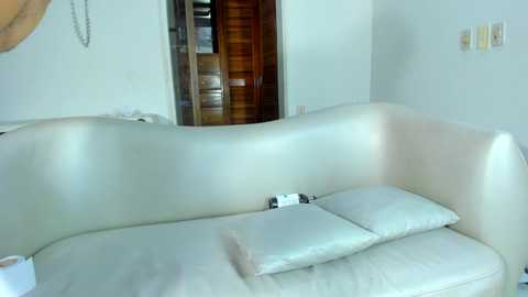 Media: soffy_pink Stripchat 2024-10-10 20:42:00