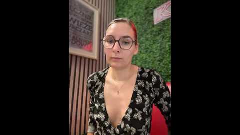Media: the_snowwhitee Stripchat 2024-10-10 09:55:00