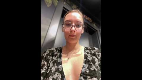 Media: the_snowwhitee Stripchat 2024-10-10 10:19:00