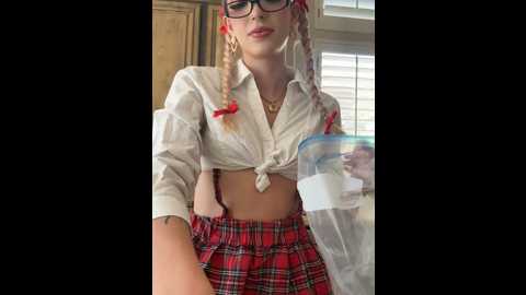 Media: 18petitewhitegirl Stripchat 2024-10-11 18:59:00