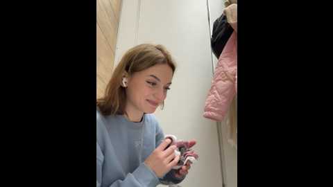 Media: _angelari_ Stripchat 2024-10-11 18:54:00