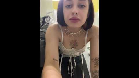 Media: cherry____pie Stripchat 2024-10-11 18:42:00