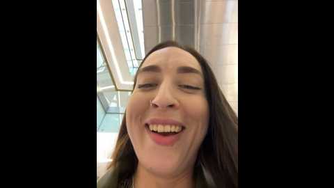 Media: holly_play Stripchat 2024-10-11 10:43:00