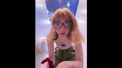 Media: lexy__fox Stripchat 2024-10-11 13:50:00