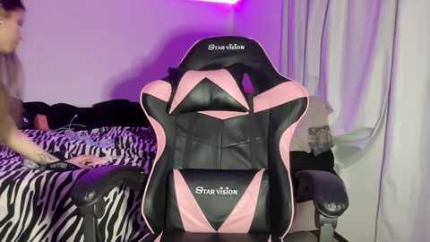 Media: lolykush Stripchat 2024-10-11 05:16:00