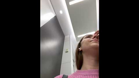 Media: mariid Stripchat 2024-10-11 08:16:00