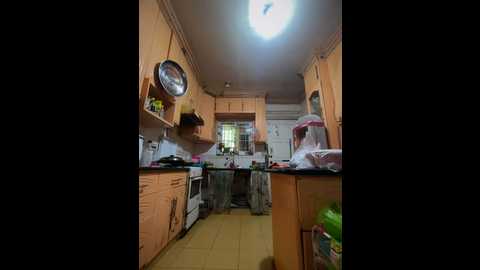 Media: sweetieme Stripchat 2024-10-11 02:22:00