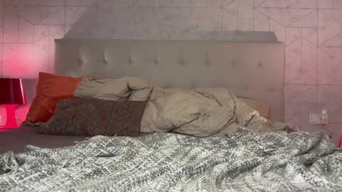 Media: victorialivexx Stripchat 2024-10-11 01:25:00