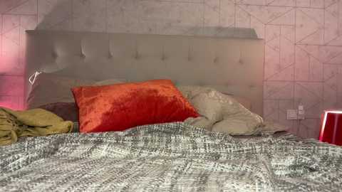 Media: victorialivexx Stripchat 2024-10-11 03:40:00