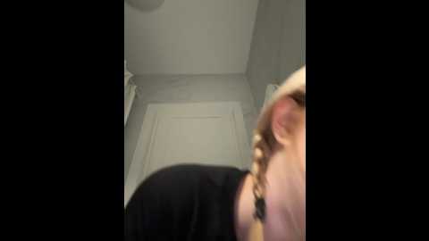 Media: baby_tiny Stripchat 2024-10-12 15:01:00