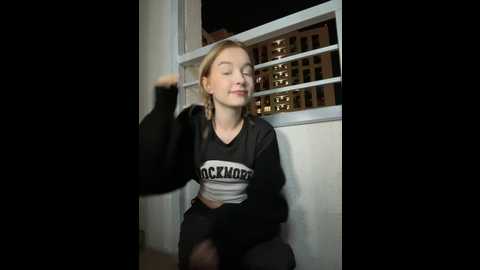 Media: baby_tiny Stripchat 2024-10-12 18:21:00