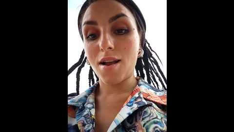 Media: izabella_bella Stripchat 2024-10-12 10:04:00