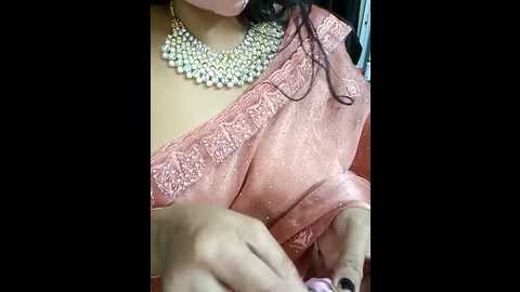 Media: kaamuk_shweta Stripchat 2024-10-12 16:18:00