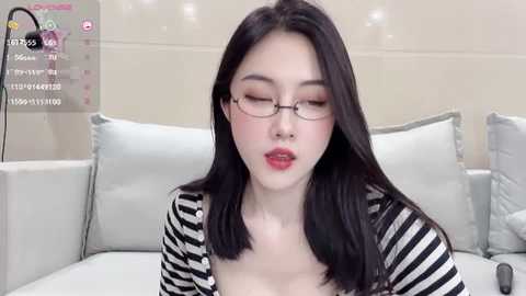 Media: ruoling_19 Stripchat 2024-10-12 12:54:00