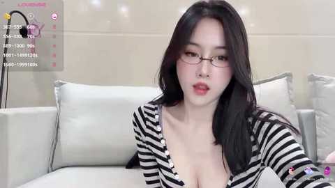 Media: ruoling_19 Stripchat 2024-10-12 14:41:00