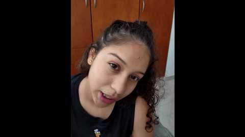 Media: shara_dreams Stripchat 2024-10-12 16:18:00