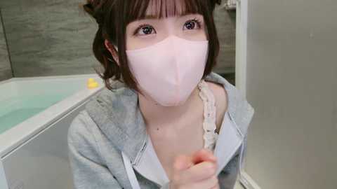 Media: _minami_ Stripchat 2024-10-13 16:17:00