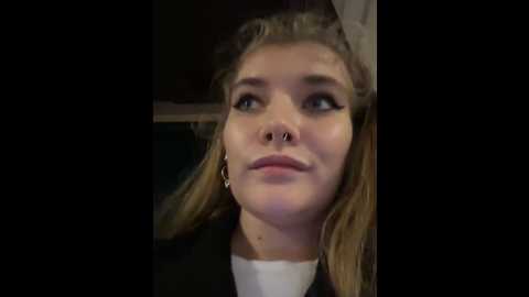 Media: holy_tereza Stripchat 2024-10-13 18:44:00