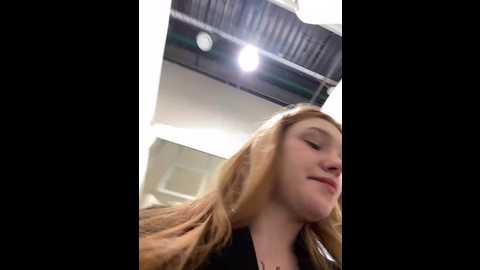 Media: honey___hot Stripchat 2024-10-13 16:15:00