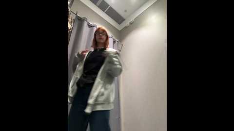 Media: lexy__fox Stripchat 2024-10-13 14:04:00