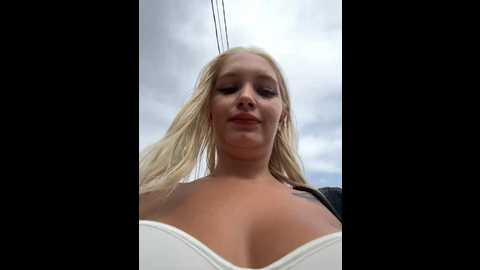Media: milkyy_wway Stripchat 2024-10-13 08:11:00
