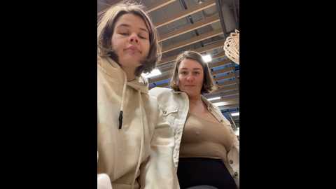 Media: suziemurray Stripchat 2024-10-13 11:39:00