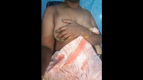 Media: tamil_hotwife Stripchat 2024-10-13 18:28:00