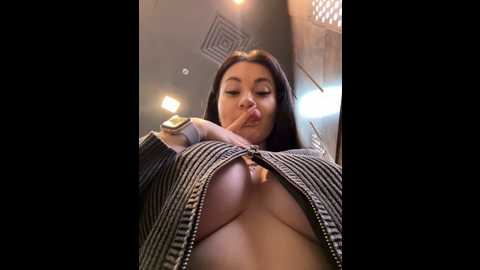 Media: wet__bunny Stripchat 2024-10-13 07:33:00
