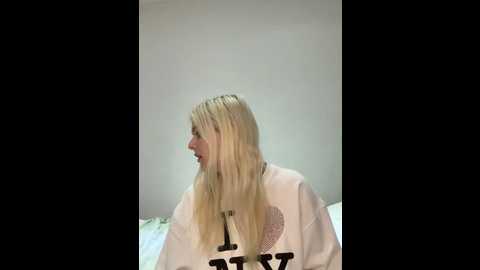 Media: allylove03 Stripchat 2024-10-14 06:45:00