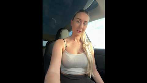 Media: cutieemy Stripchat 2024-10-14 15:11:00