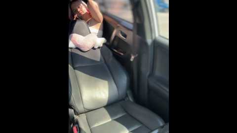 Media: cutiepiespanks Stripchat 2024-10-14 18:09:00
