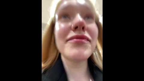 Media: honey___hot Stripchat 2024-10-14 16:10:00