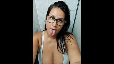 Media: keilymadam Stripchat 2024-10-14 17:29:00