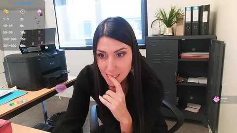 Media: lib_ertine32 Stripchat 2024-10-14 10:09:00