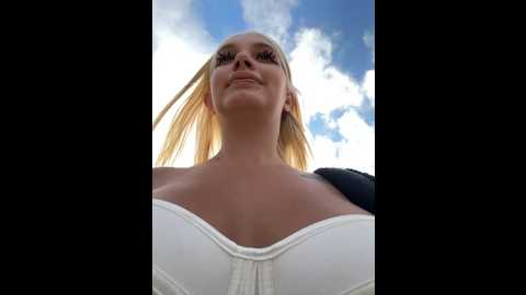Media: milkyy_wway Stripchat 2024-10-14 08:19:00