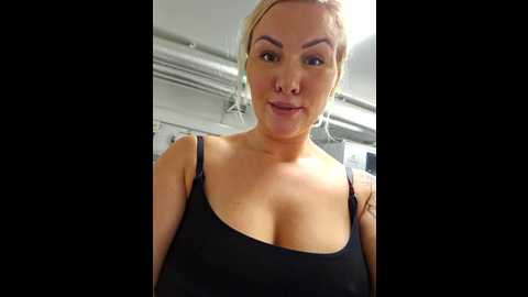 Media: nastymilf_ Stripchat 2024-10-14 15:57:00
