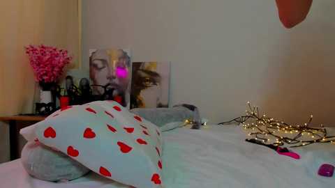 Media: shadow_dance Stripchat 2024-10-14 05:10:00