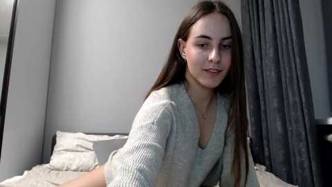 Media: sierrasky_ Stripchat 2024-10-14 19:52:00