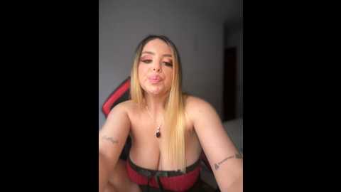 Media: alirawrz Stripchat 2024-10-15 16:11:00