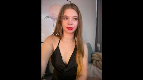 Media: bella_suns Stripchat 2024-10-15 04:04:00